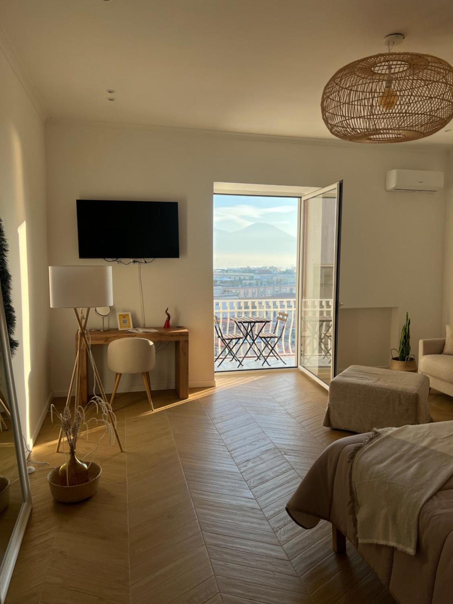 Gennarino Apartments - Panorama Suite With Balcony And Urban Loft Неаполь Экстерьер фото
