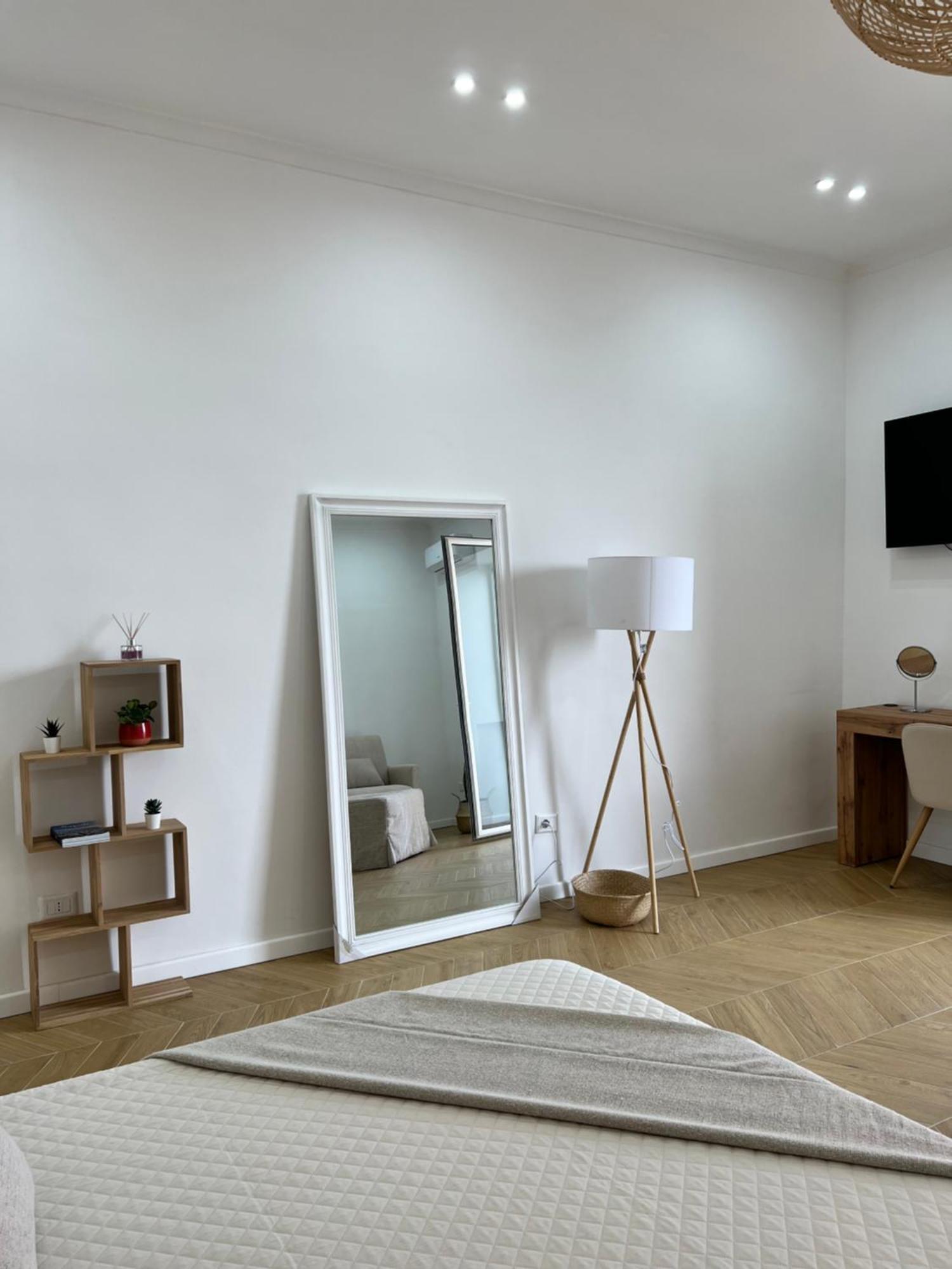 Gennarino Apartments - Panorama Suite With Balcony And Urban Loft Неаполь Экстерьер фото