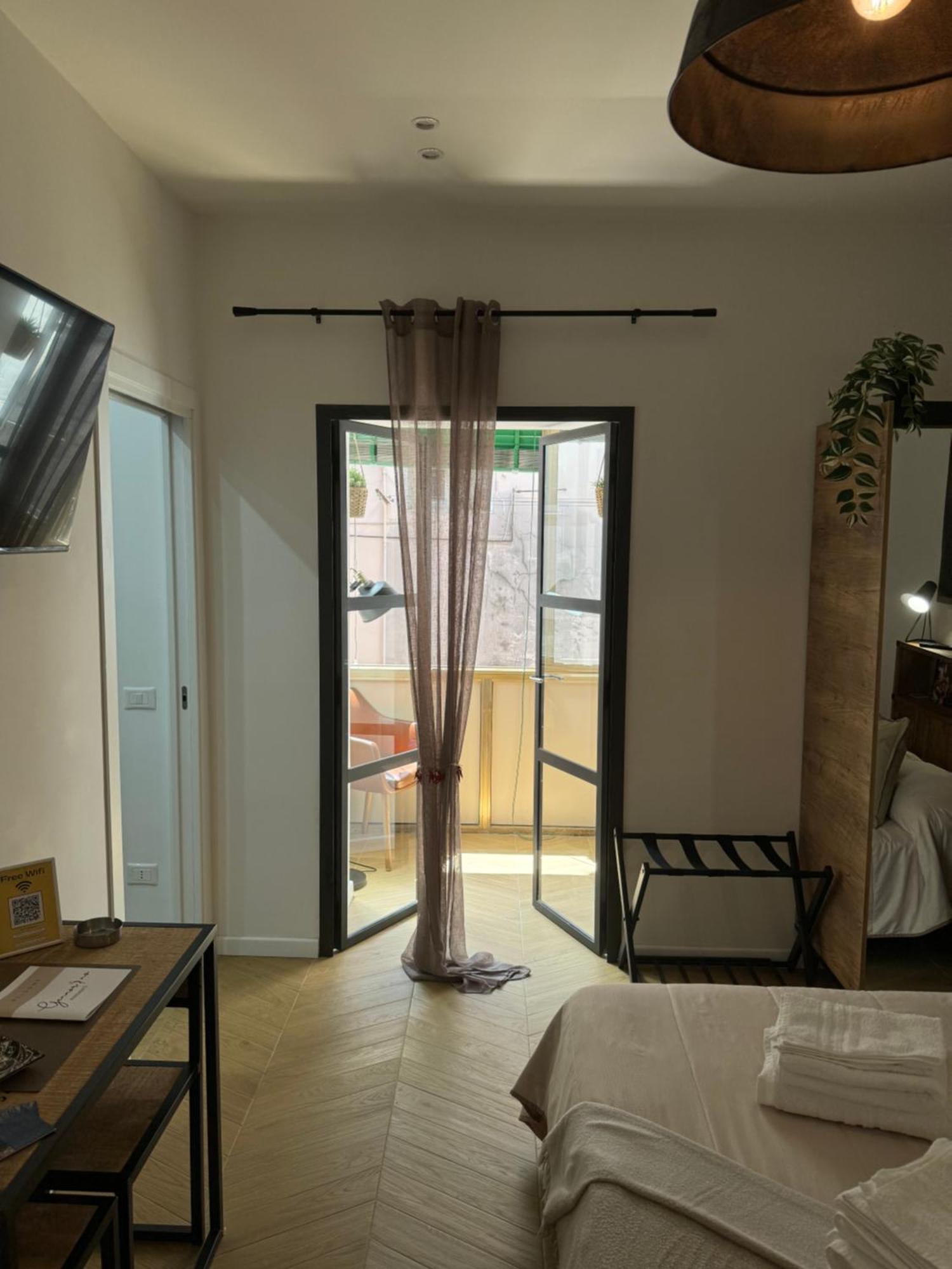 Gennarino Apartments - Panorama Suite With Balcony And Urban Loft Неаполь Экстерьер фото