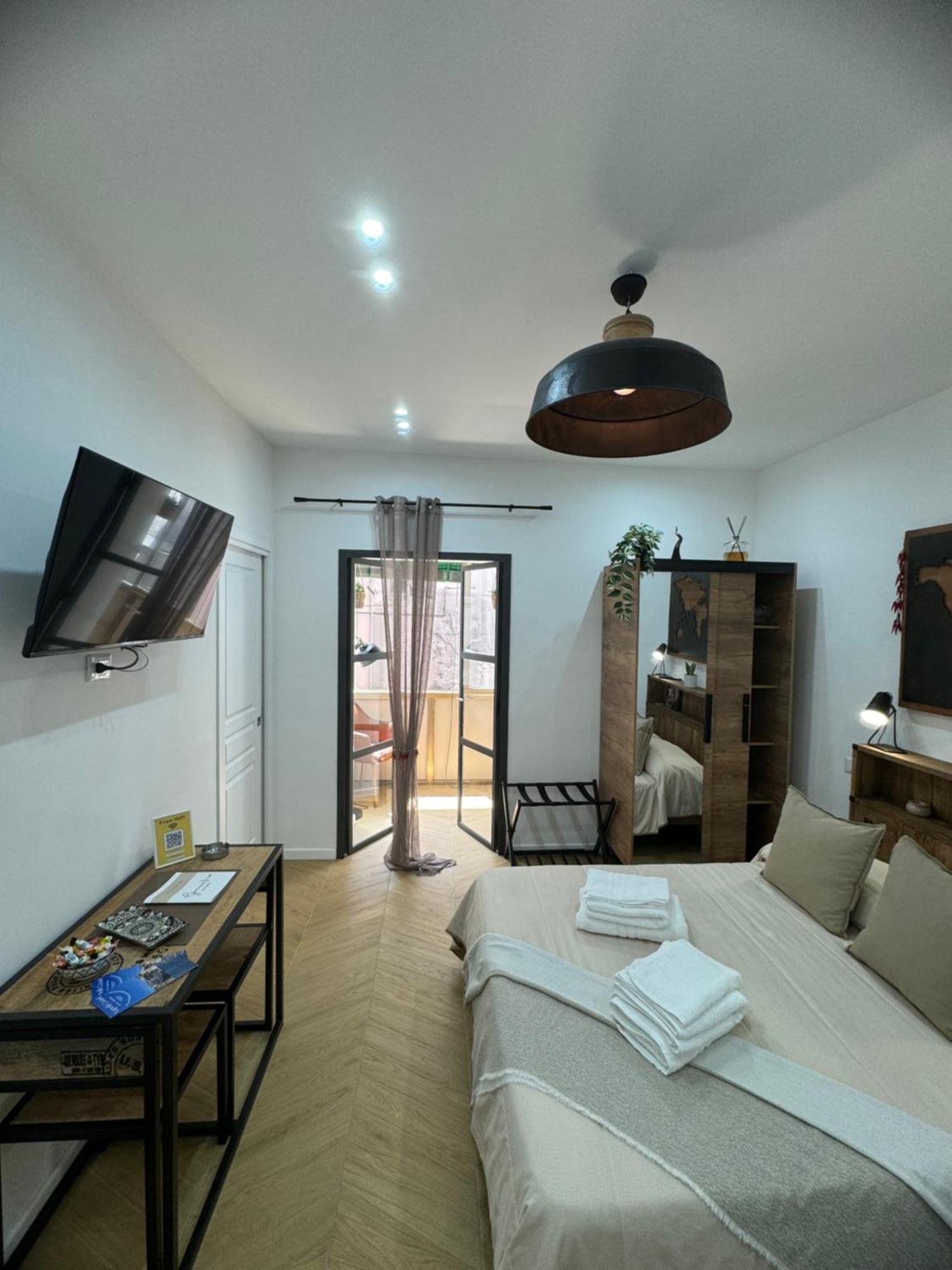 Gennarino Apartments - Panorama Suite With Balcony And Urban Loft Неаполь Экстерьер фото